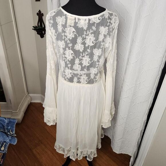Boho R Cinco Ranch Lacey Dress with Flowy Sleeves Size Large - Picture 5 of 7